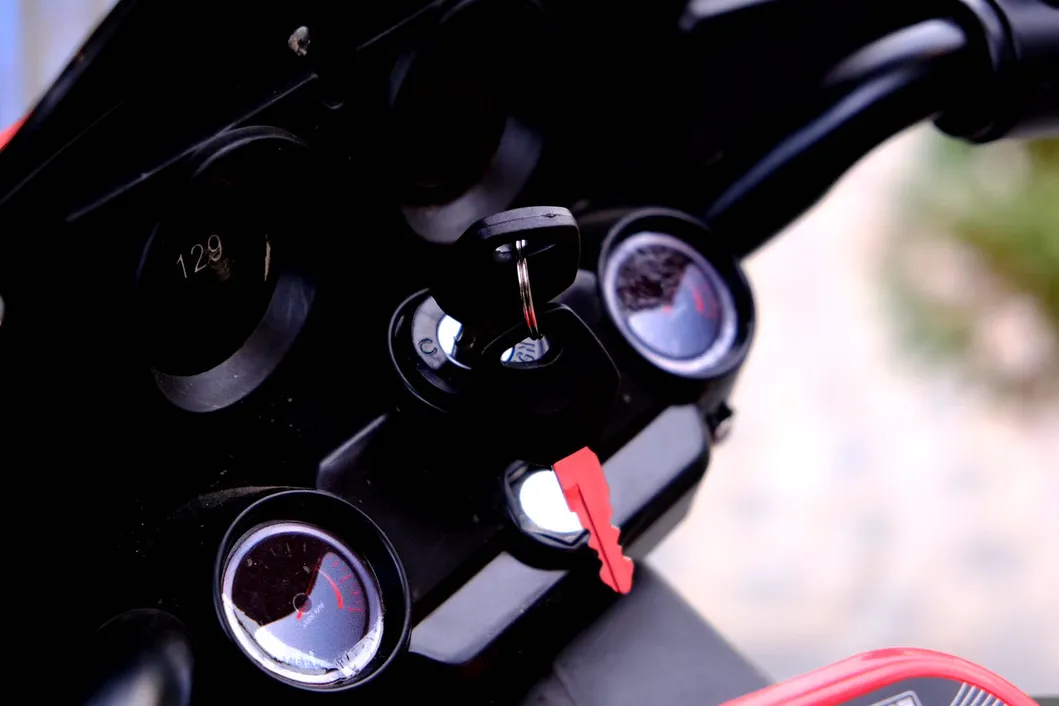 12V Children Ride on Motorcycle with Battery 3 Wheel Big Size Kids B/O Toy Car with Key