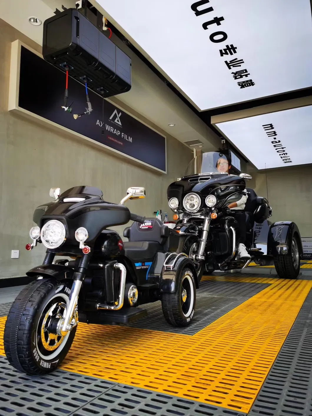 12V Children Ride on Motorcycle with Battery 3 Wheel Big Size Kids B/O Toy Car with Key