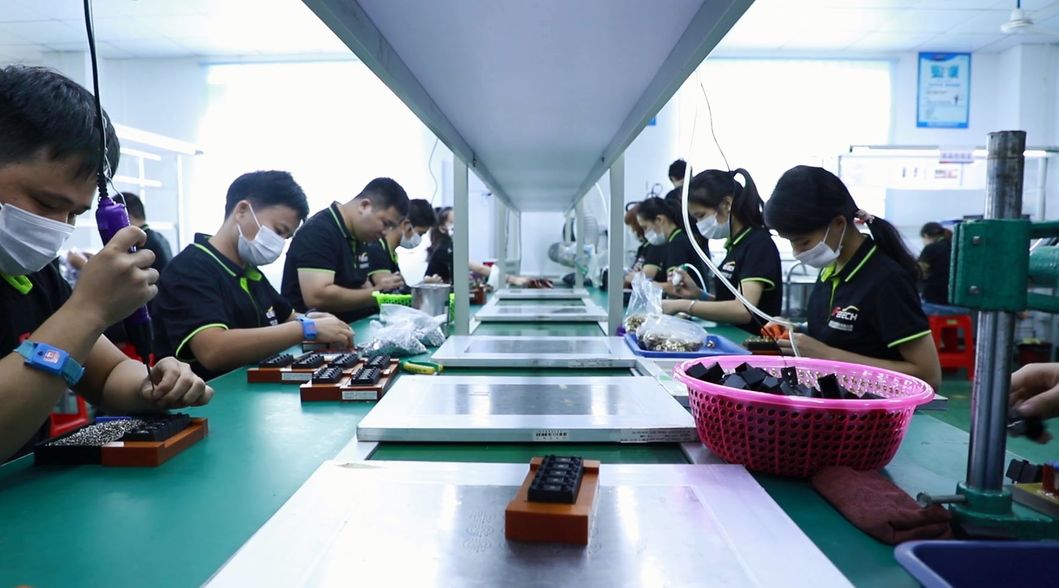 Feetech Fs90-Fb Micro Servo with Position Feedback Potentiometer Through a Fourth (green) Wire